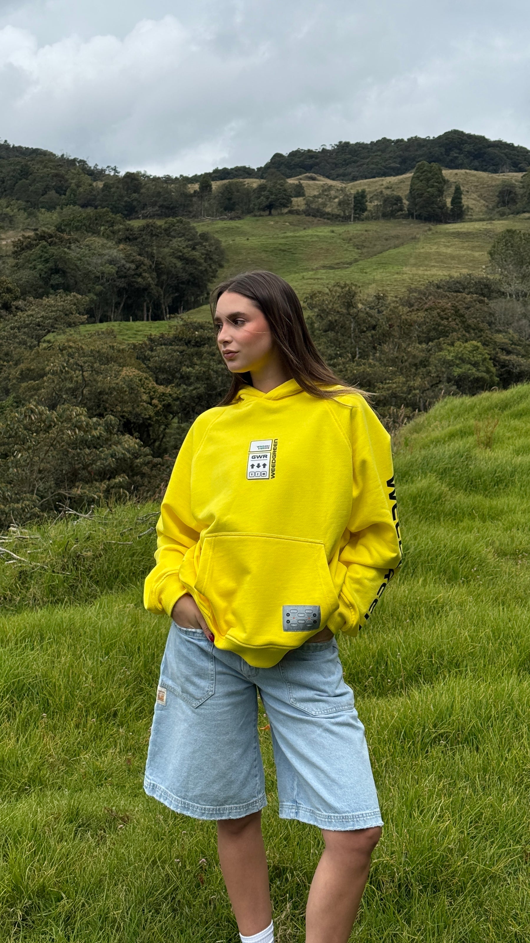 HOODIE YUZU AMARILLO