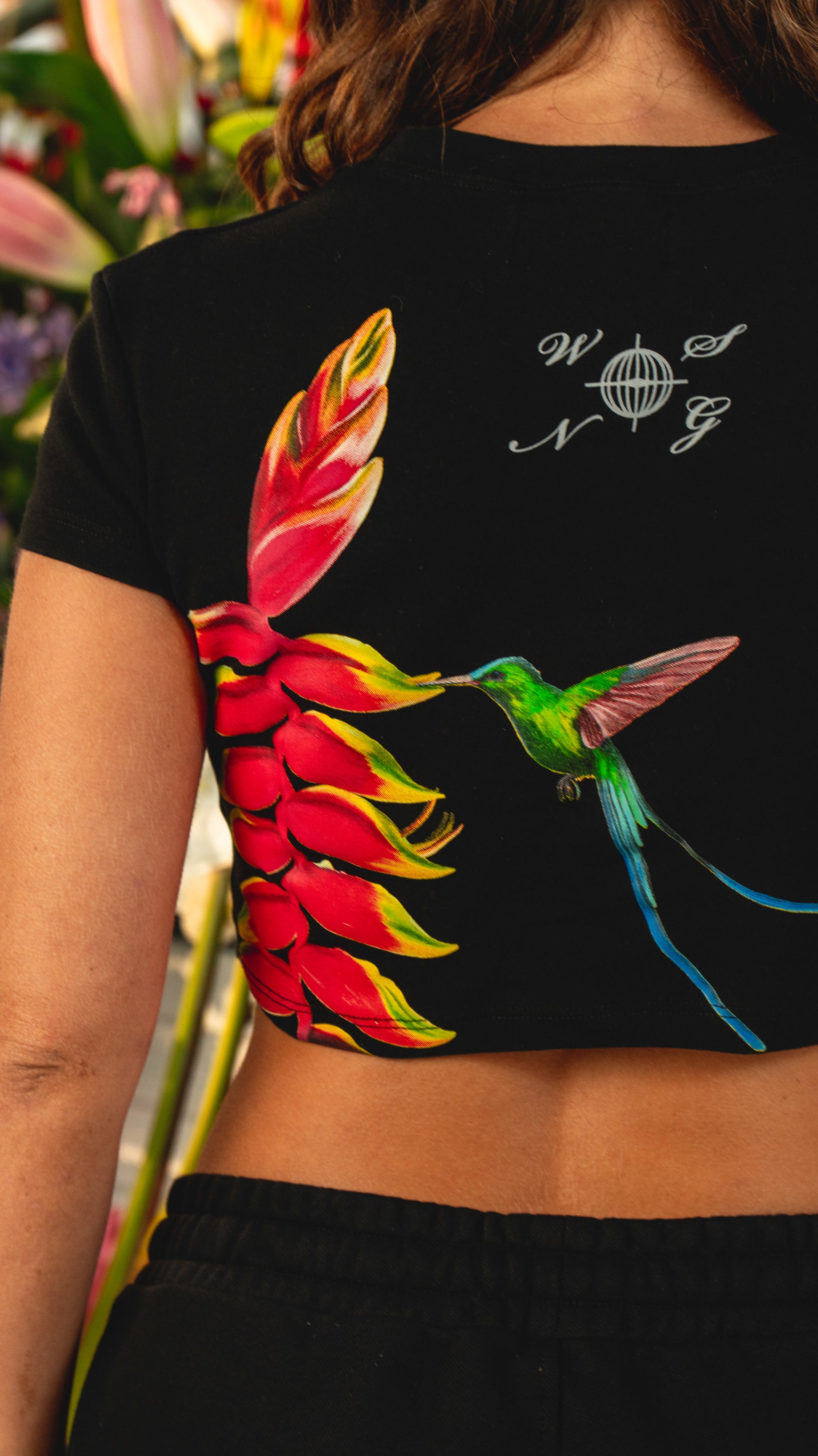 BABY TEE ART HELICONIA NEGRO